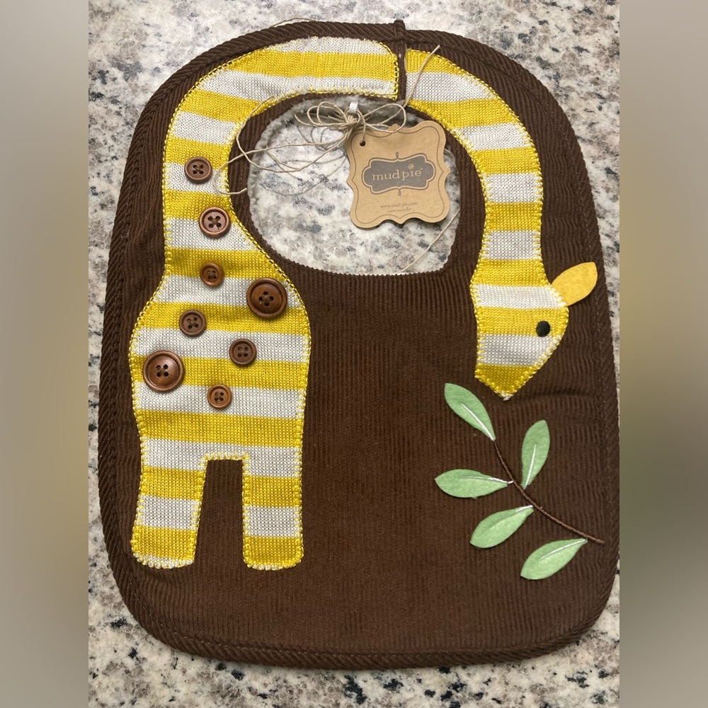 🆕 Mud Pie Giraffe Bib with textured details 🦒